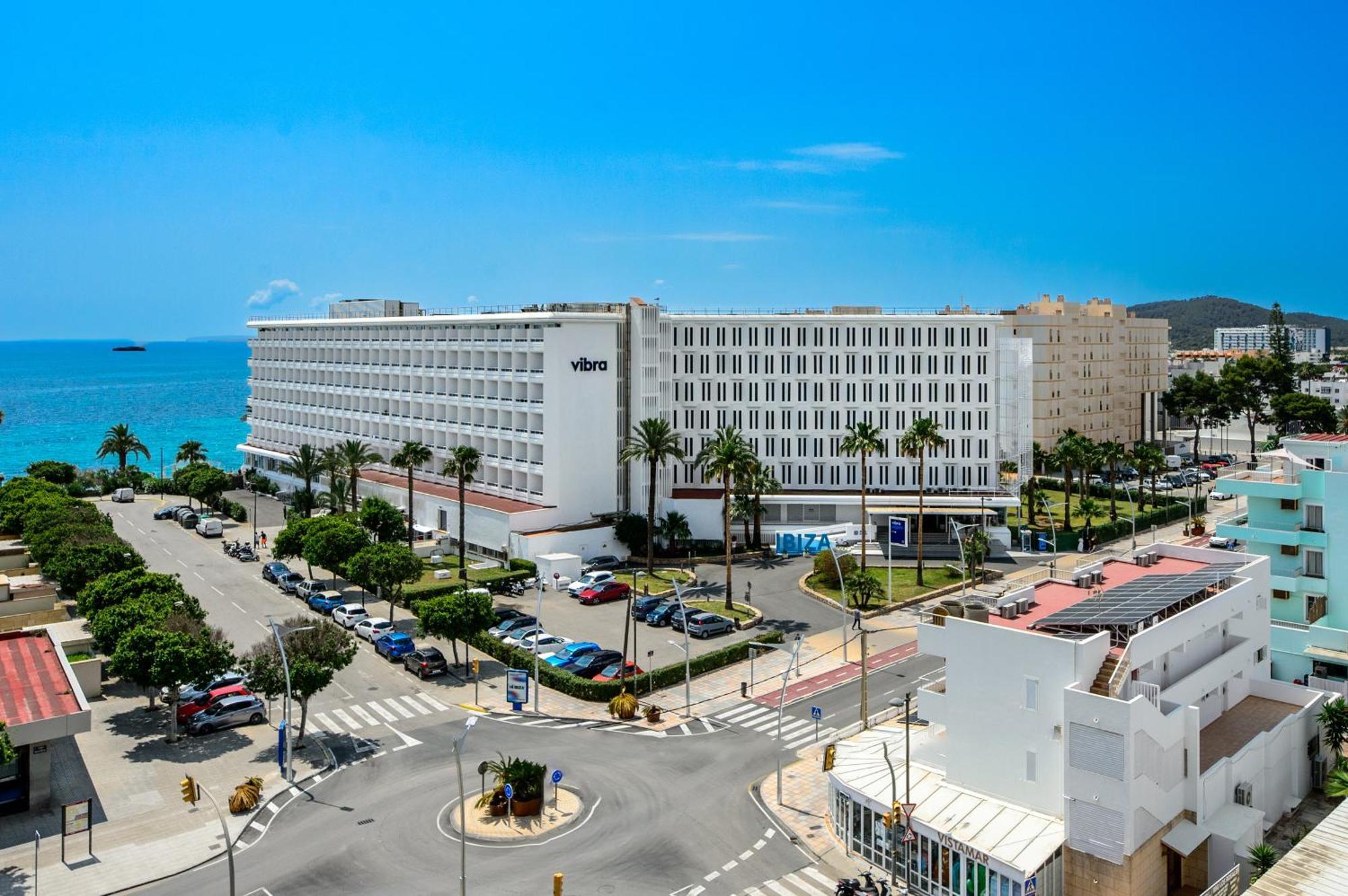 Hotel Vibra Algarb Playa d'en Bossa Esterno foto