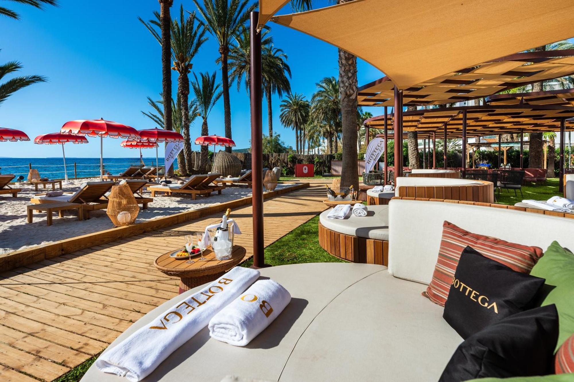 Hotel Vibra Algarb Playa d'en Bossa Esterno foto