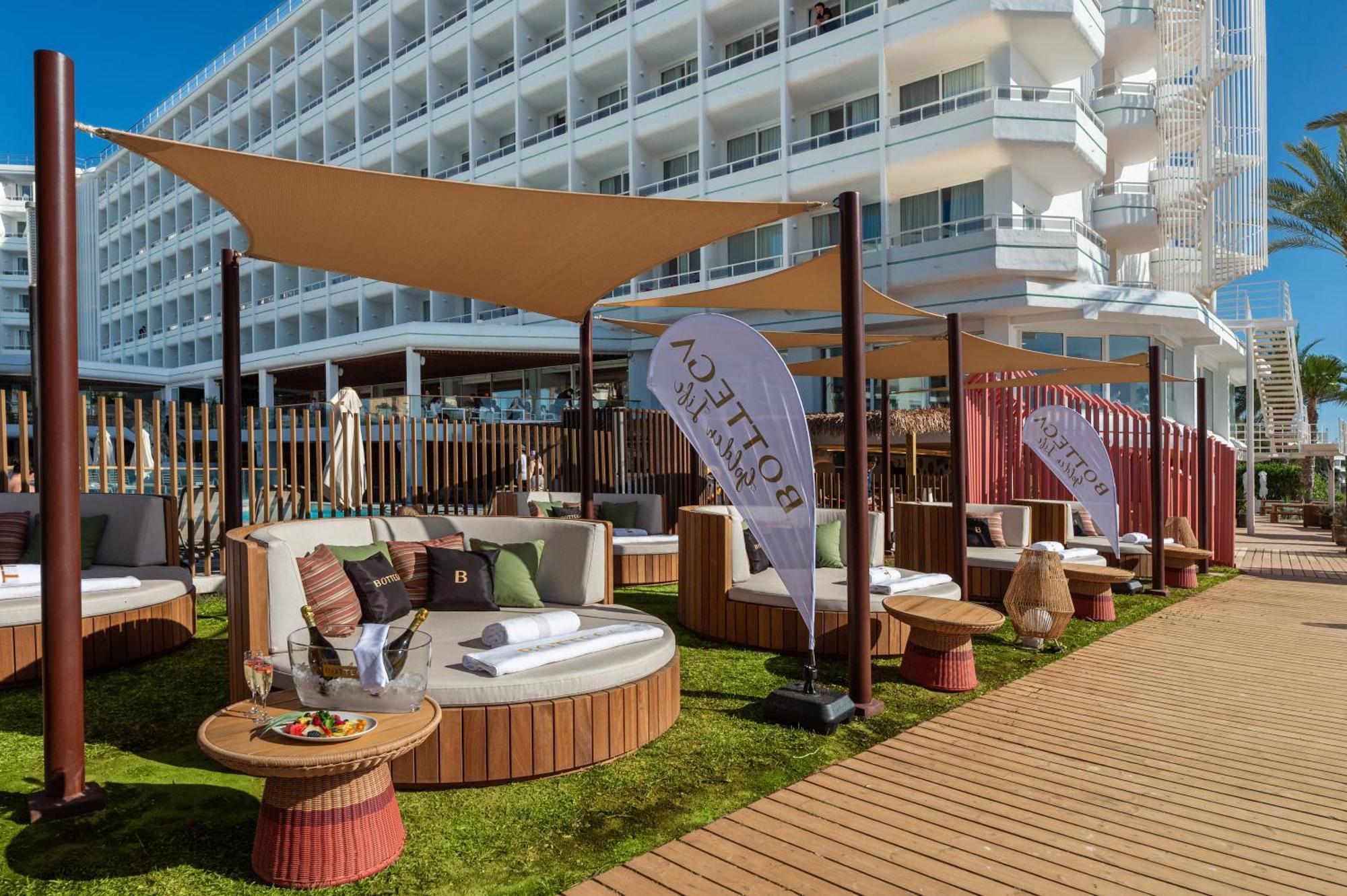 Hotel Vibra Algarb Playa d'en Bossa Esterno foto
