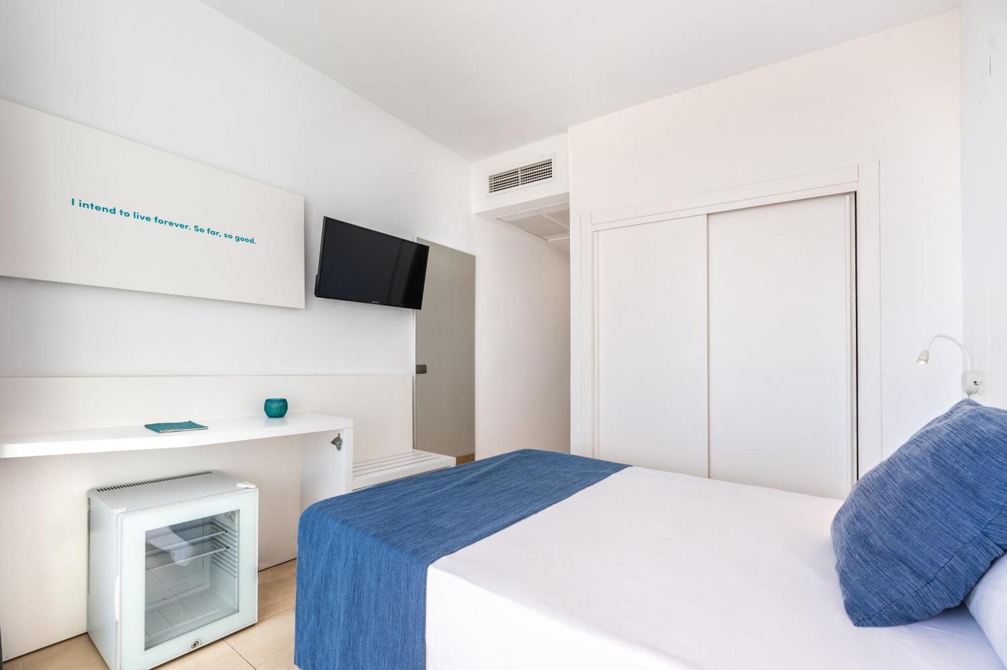 Hotel Vibra Algarb Playa d'en Bossa Esterno foto