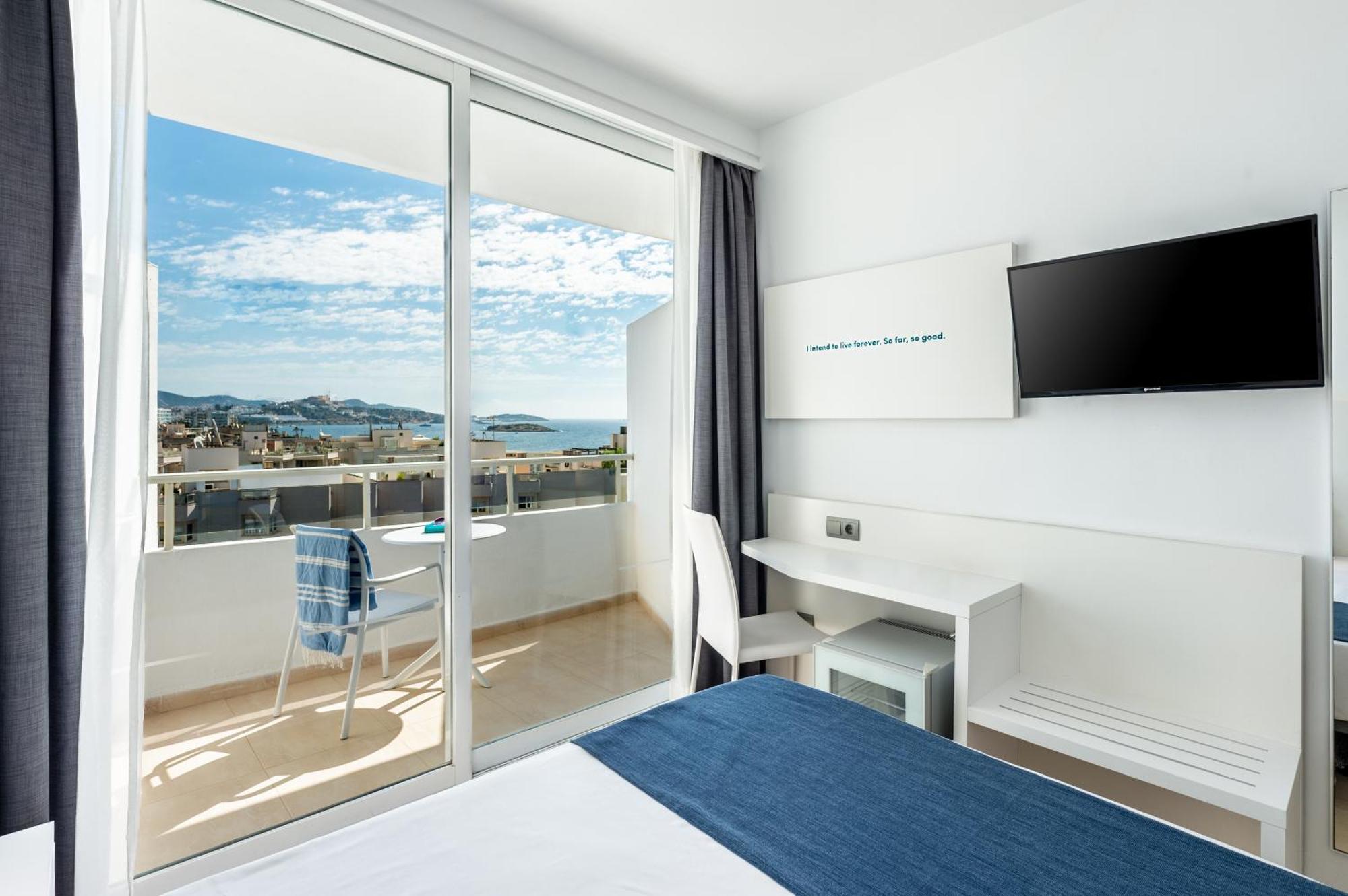 Hotel Vibra Algarb Playa d'en Bossa Esterno foto