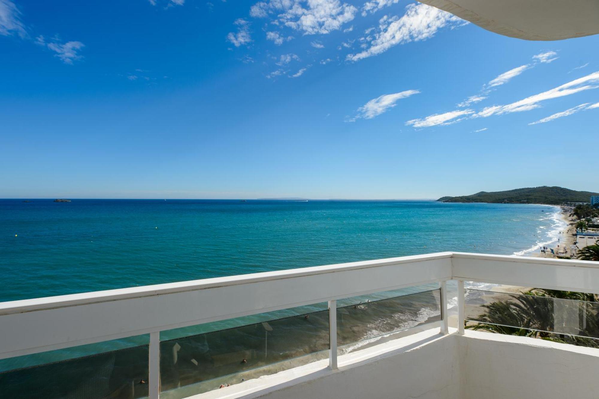 Hotel Vibra Algarb Playa d'en Bossa Esterno foto
