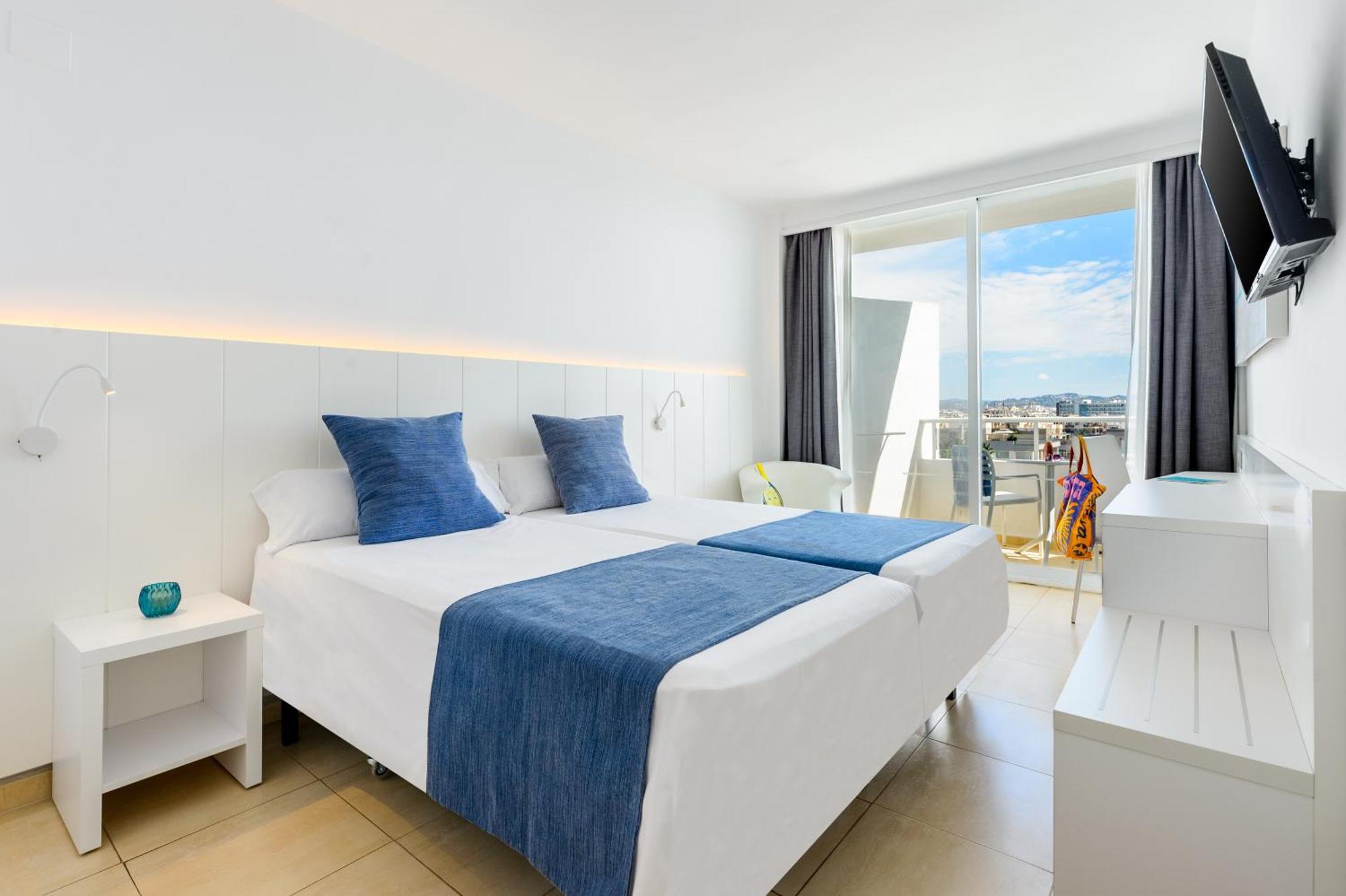 Hotel Vibra Algarb Playa d'en Bossa Esterno foto