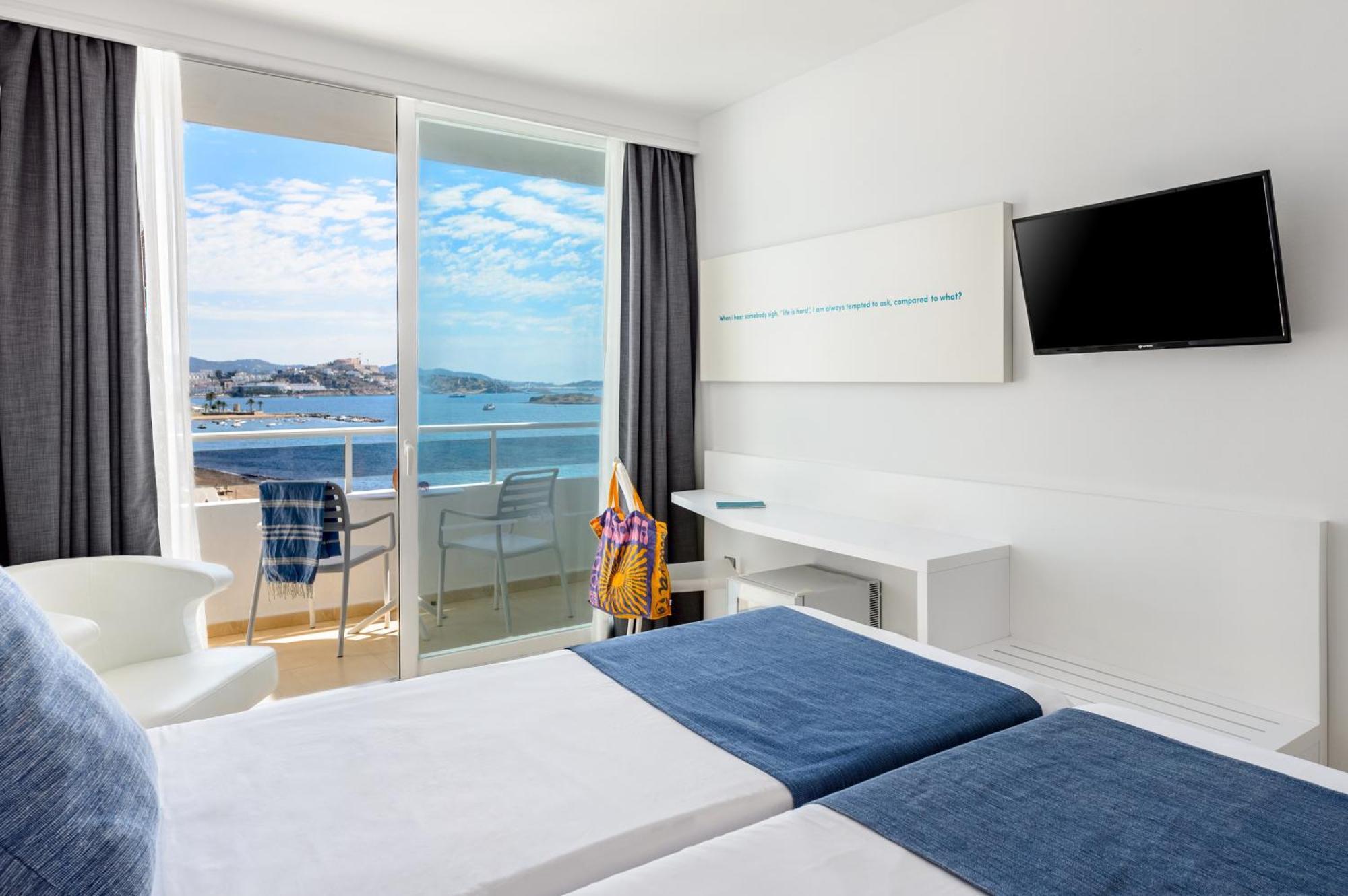 Hotel Vibra Algarb Playa d'en Bossa Esterno foto